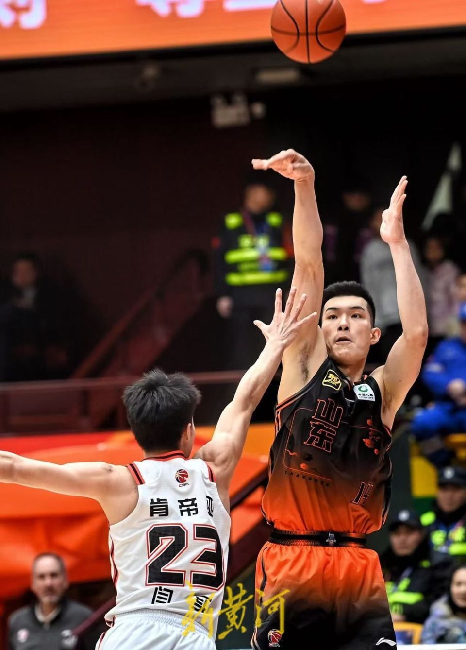 江苏男篮主场大胜,展现出强大实力的简单介绍 江苏男篮主场大胜,展现出强大实力的简单介绍