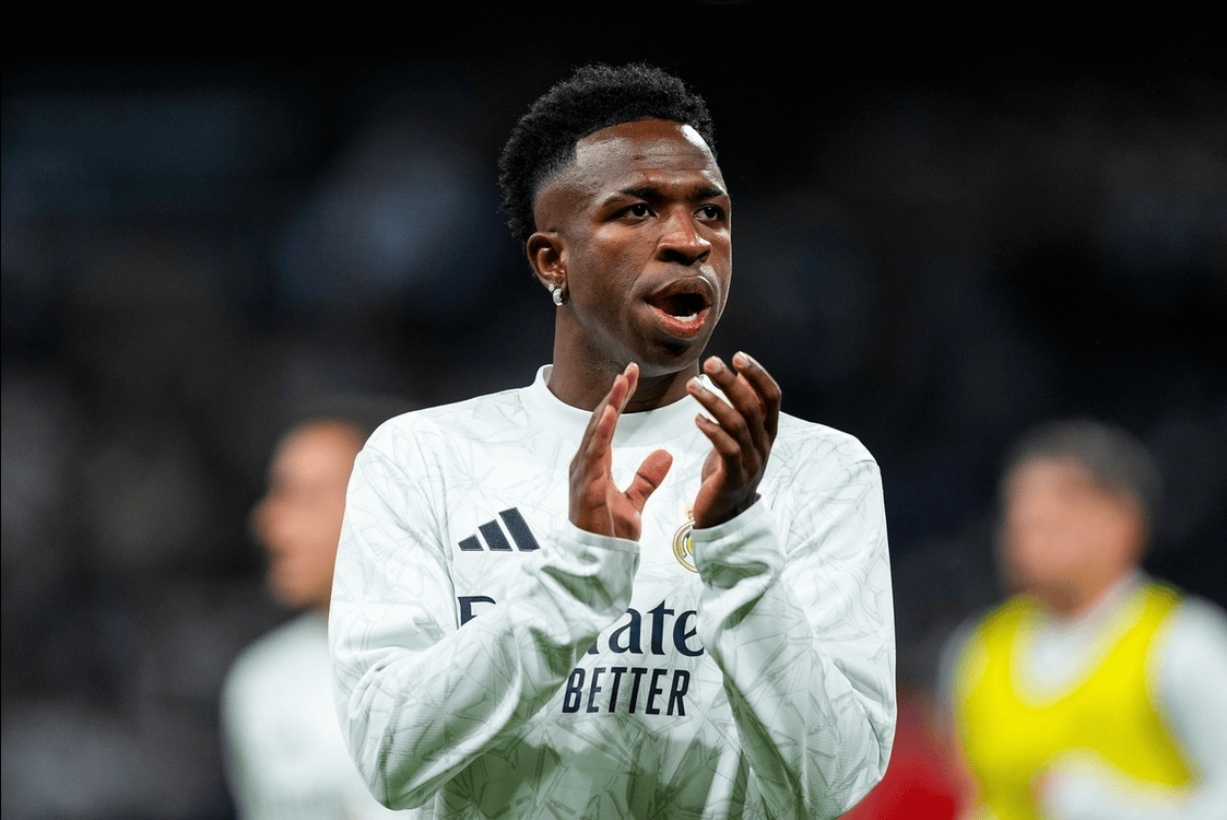 包含皇马超级巨星受伤，球迷热议下一步的词条